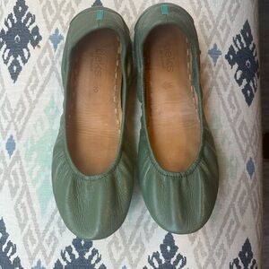 Tieks Green Leather Flats Size 10
